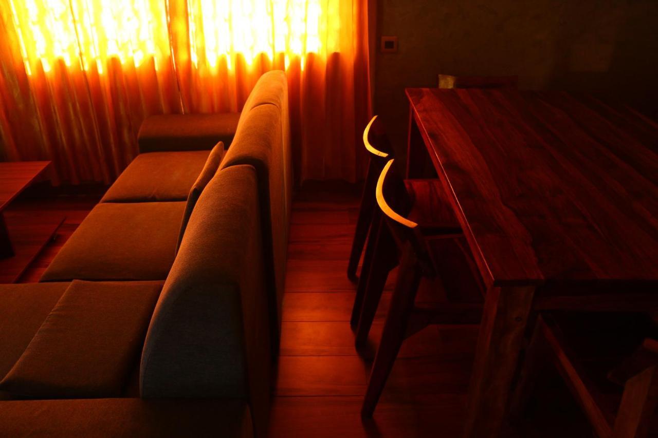 퐁디셰리 Penthouse 2Bhk With Bathtub And Terrace 빌라 외부 사진