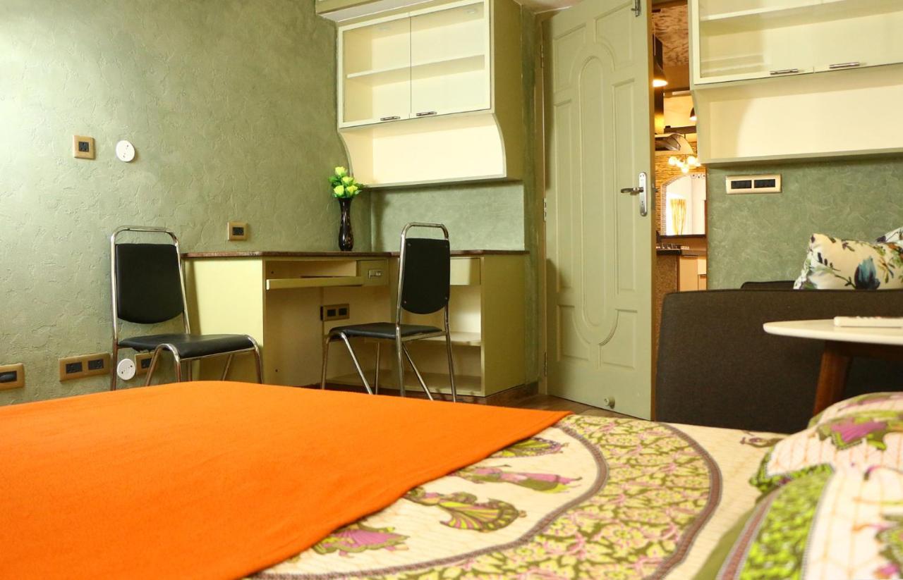 퐁디셰리 Penthouse 2Bhk With Bathtub And Terrace 빌라 외부 사진